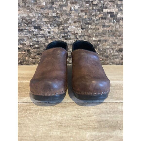 Sanita Women's Professional Oil Closed Leather Clog Antique Brown Size 38 - Picture 2 of 9